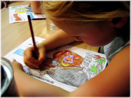 child drawing picture